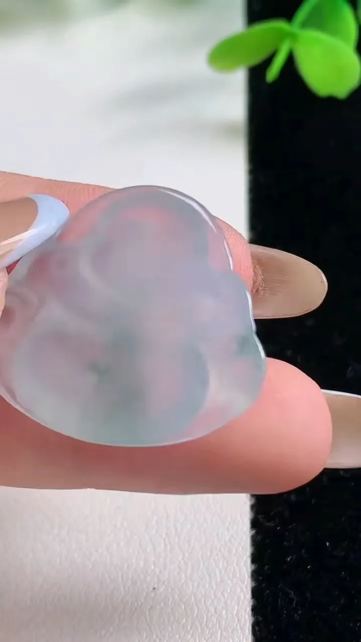 天然A货翡翠冰种飘花佛公镶嵌件，尺寸24.8-29-6.1，重量:6.69g
11月2日