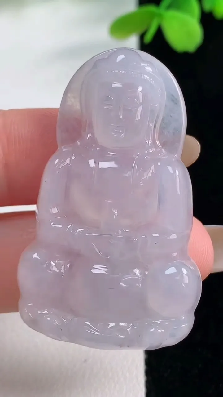 天然A货翡翠观音菩萨吊坠，尺寸44.6-27.4-5.8，重量:12.80g
11月2日