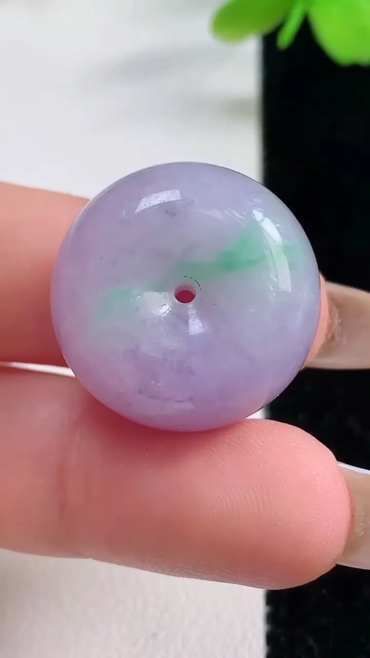 天然A货翡翠紫罗兰平安扣吊坠，尺寸21.7-12.7，重量:13.32g
11月2日