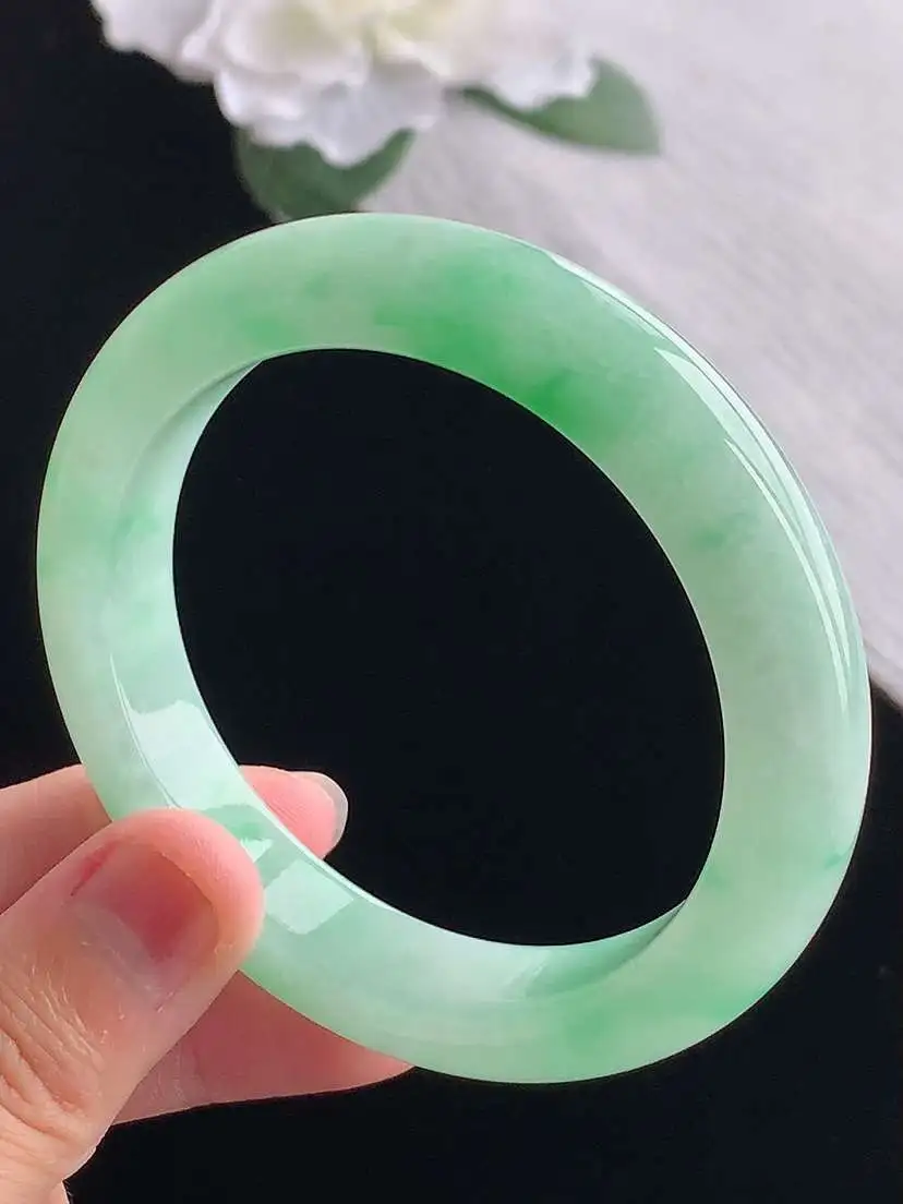 a货翡翠老坑冰种飘绿正装正圈手镯55-56圈口  尺寸55.2×11.3×8.8mm 重量59.18g 1101