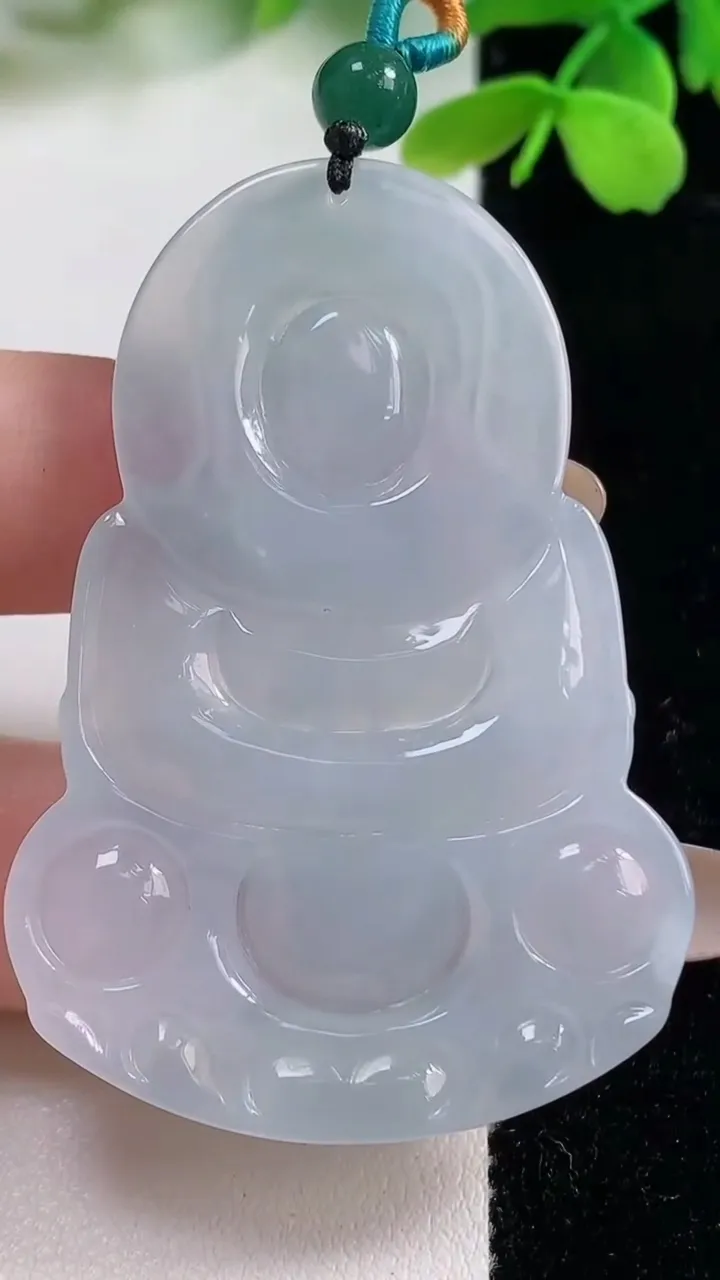 天然A货翡翠观音菩萨吊坠，尺寸56-38.6-6.1，重量:20.12g
11月2日