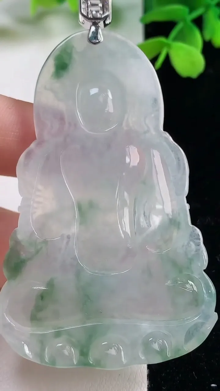 天然A货翡翠种飘花度母观音吊坠，尺寸65-41.2-4.7，重量:25.43g
11月2日
