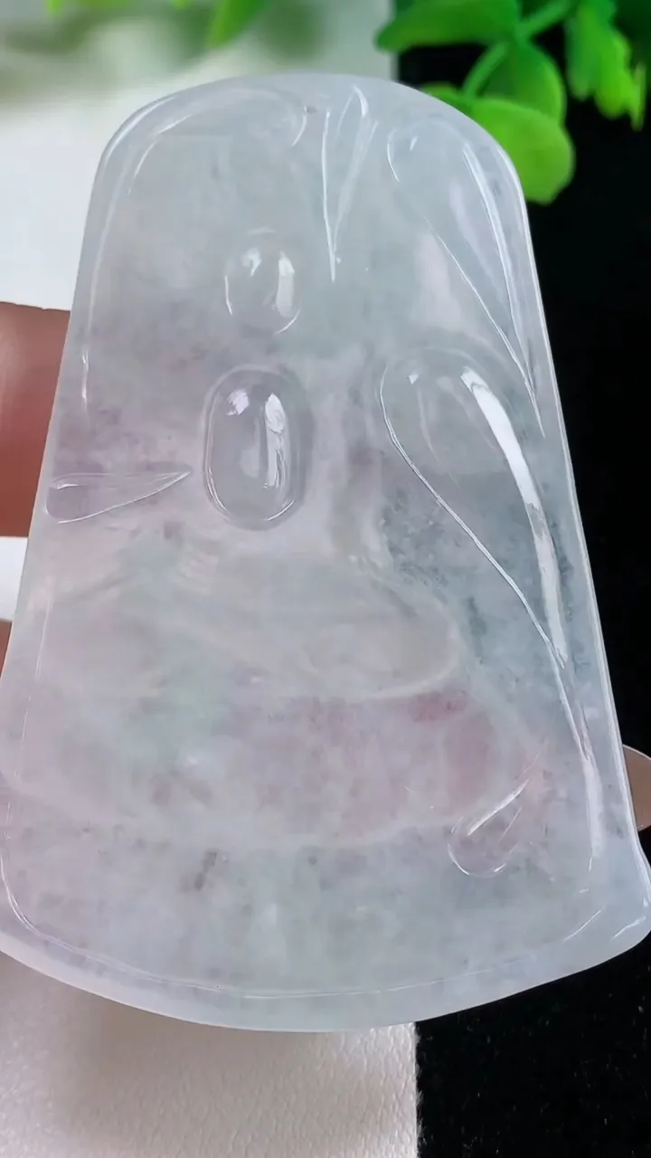 天然A货翡翠虚空藏菩萨吊坠，尺寸63.4-41.3-4.3，重量:24.20g
11月2日