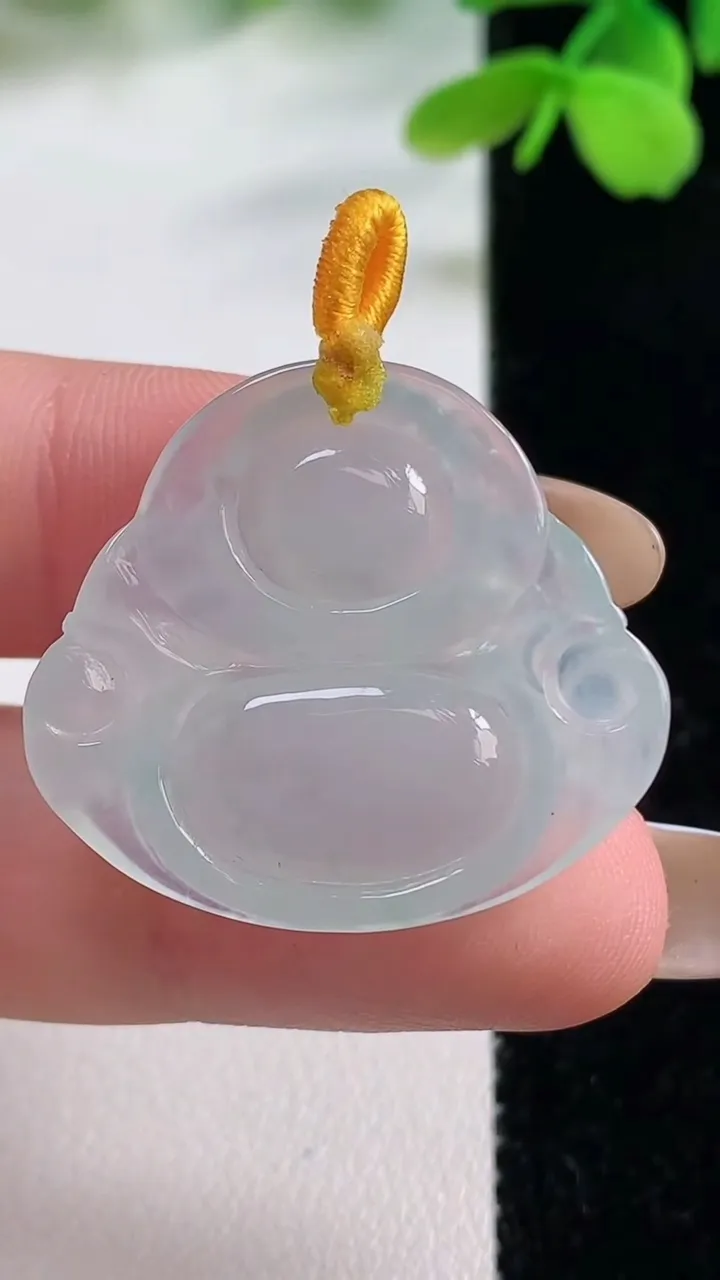 天然A货翡翠佛公吊坠，尺寸26.5-29.6-5.7，重量:6.63g
11月2日