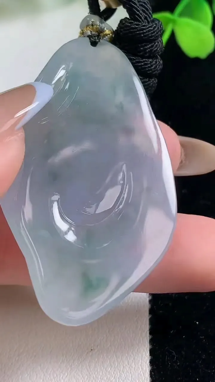 天然A货翡翠种紫罗兰飘花财神爷吊坠，尺寸51.4-31.8-11.8，重量:25.15g
11月2日