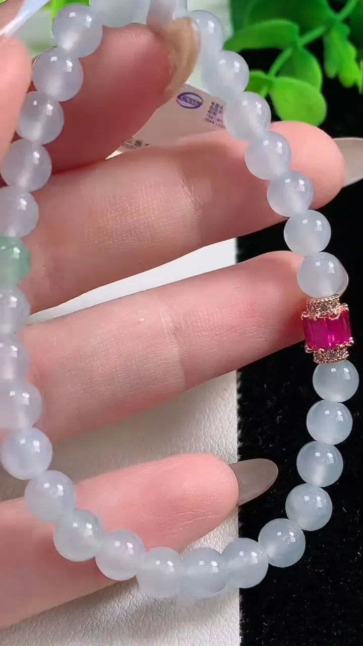 天然A货翡翠圆珠手串，尺寸5.9-30颗，重量:11.75g11月2日
工厂直销收藏佳品,种好水足，