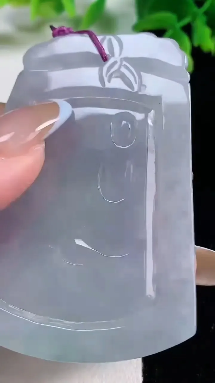 天然A货翡翠春带彩紫罗兰文殊菩萨吊坠，尺寸66.7-51-6.4，重量:41.86g
11月2日