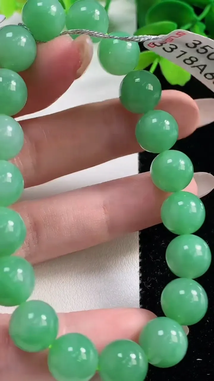 天然A货翡翠圆珠手串，尺寸9.8-19颗，重量:33.16g11月2日
工厂直销收藏佳品,种好水足，