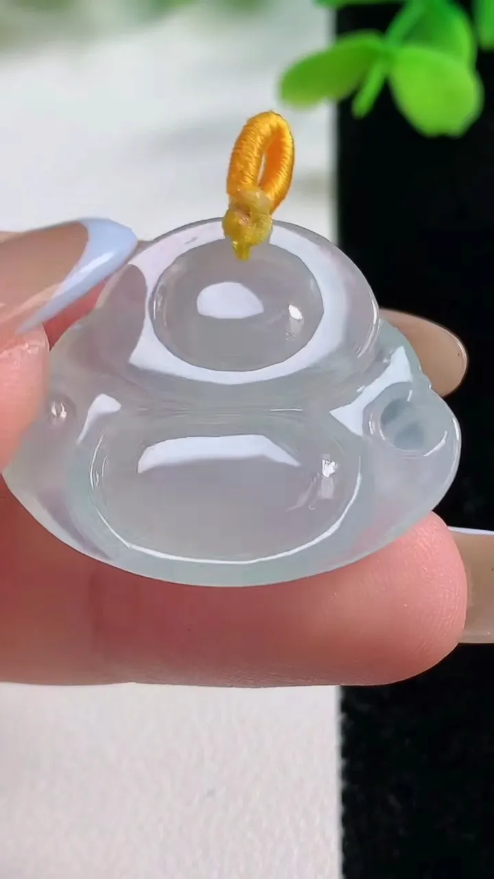 天然A货翡翠佛公吊坠，尺寸26.5-29.6-5.7，重量:6.63g
11月2日