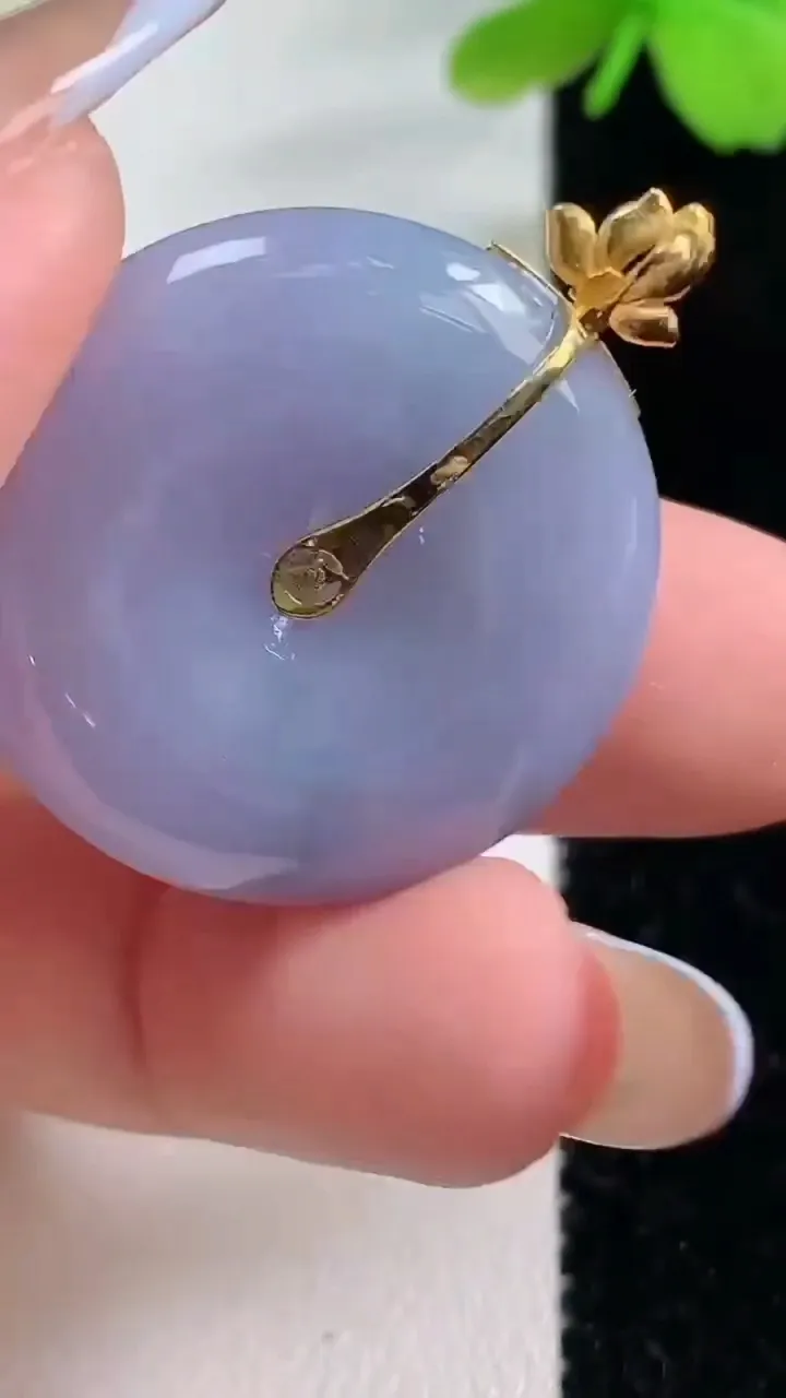 天然A货翡翠18K金紫罗兰平安扣吊坠，尺寸27.3-5.8，重量:9.95g
11月2日