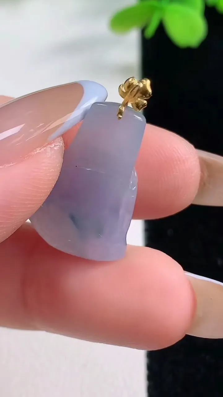 天然A货翡翠18K金紫罗兰飘花节节高升 竹节吊坠，尺寸21.2-14-5.1，重量:2.56g
11月2日