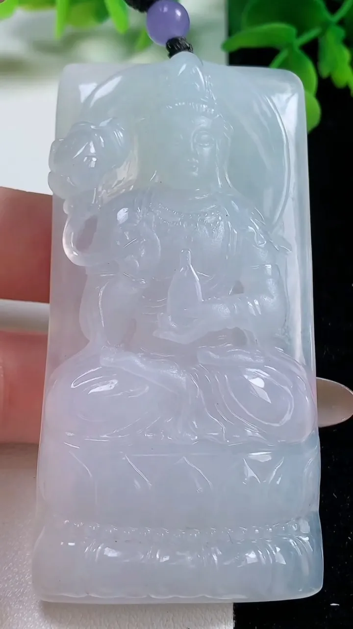 天然A货翡翠大势至菩萨吊坠，尺寸74.6-37.5-9.5，重量:56.71g
11月2日