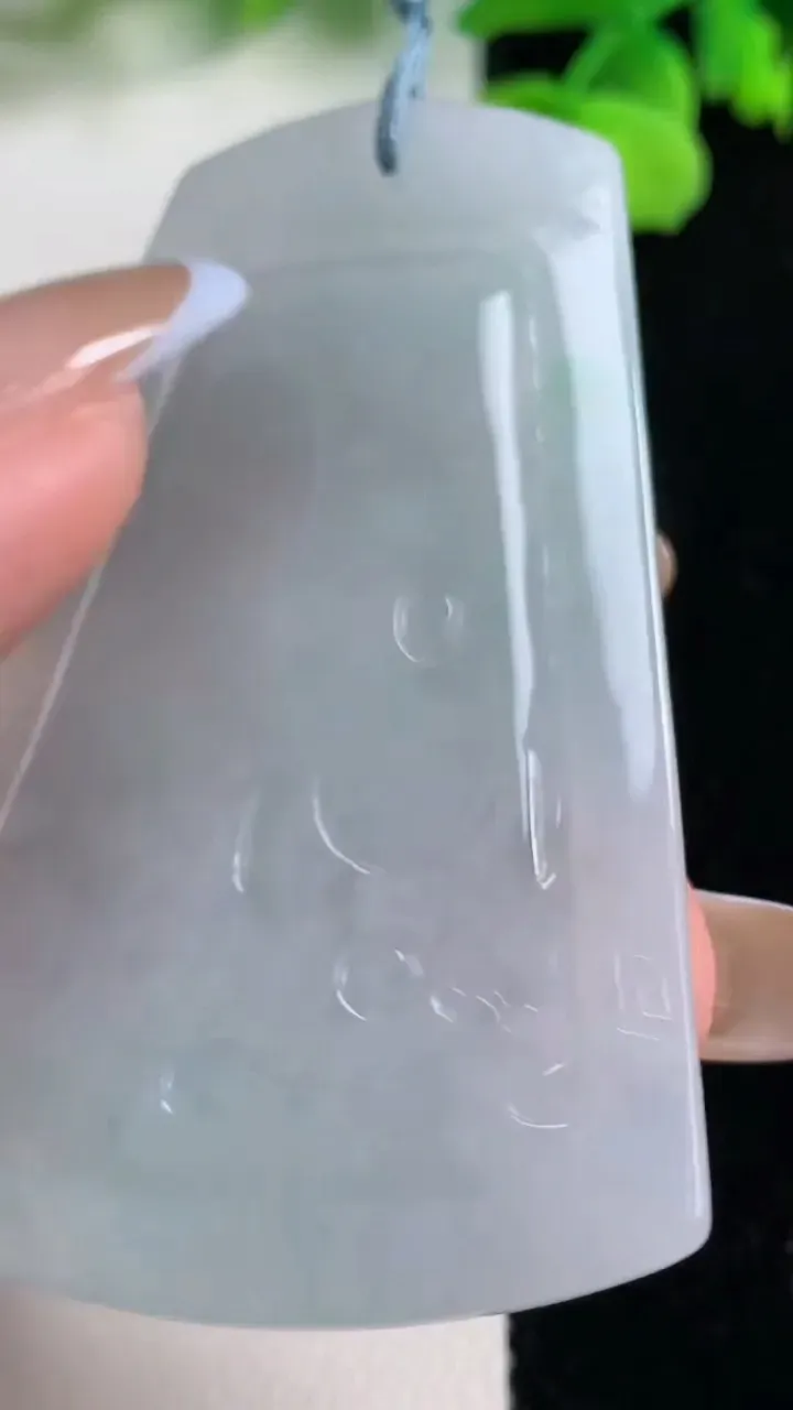 天然A货翡翠普贤菩萨吊坠，尺寸62.4-41-4.6，重量:24.81g
11月2日