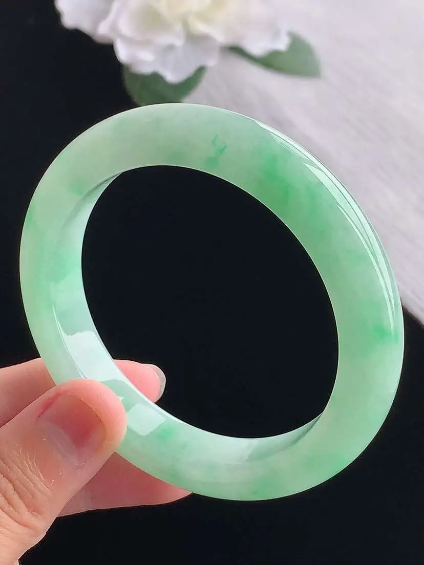 a货翡翠老坑冰种飘绿正装正圈手镯55-56圈口  尺寸55.2×11.3×8.8mm 重量59.18