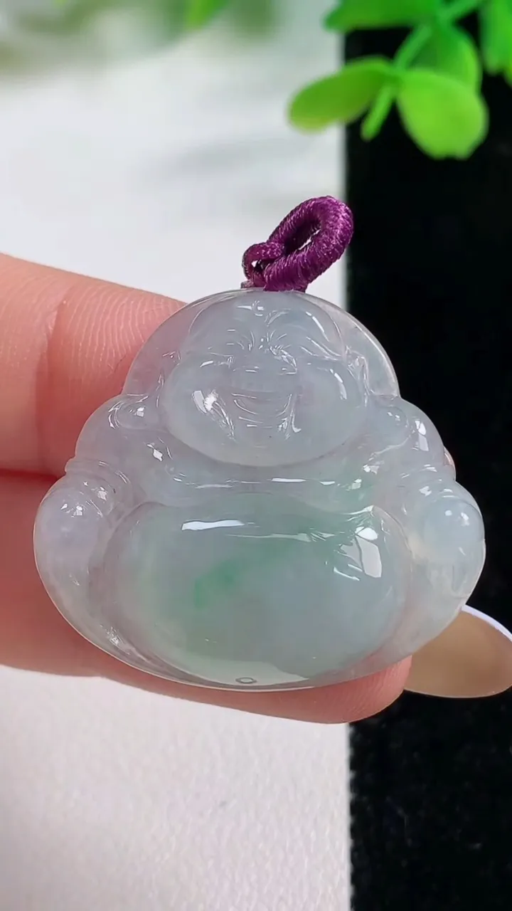 天然A货翡翠佛公吊坠，尺寸28.3-31.3-6.1，重量:7.86g
11月2日