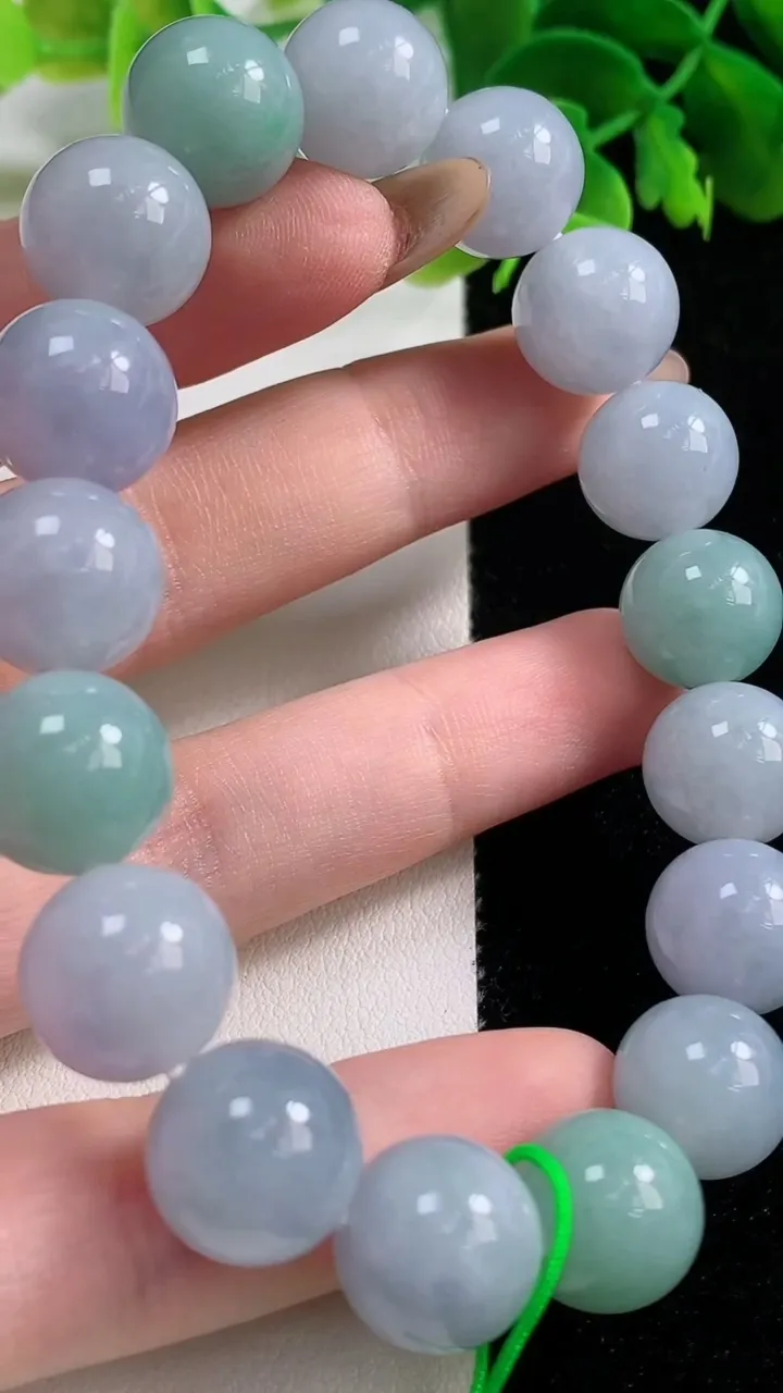 天然A货翡翠春带彩紫罗兰圆珠手串，尺寸12-17颗，重量:53.68g11月2日
工厂直销收藏佳品,