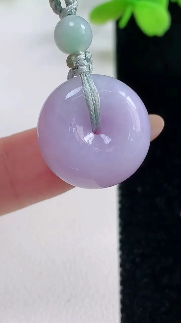 天然A货翡翠紫罗兰平安扣吊坠，尺寸18.5-9.8，重量:8.42g
11月2日