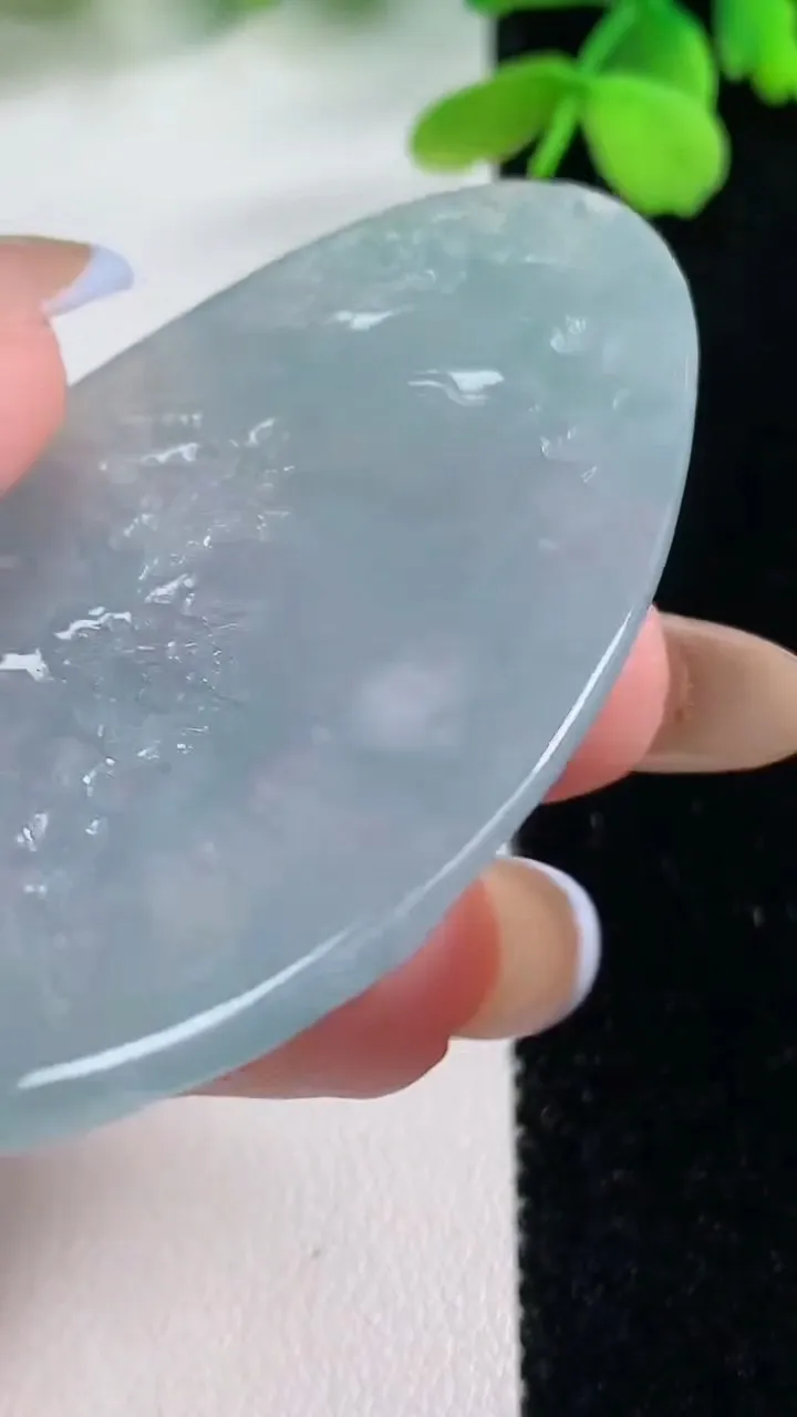 天然A货翡翠山水牌吊坠，尺寸64.6-37.2-5，重量:24.43g
11月2日