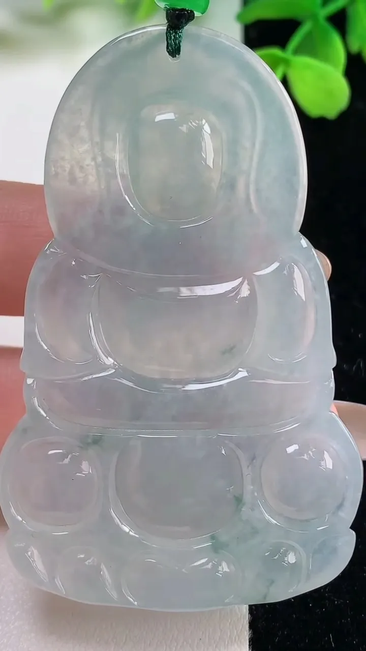 天然A货翡翠种飘花观音菩萨吊坠，尺寸64.5-40.1-6.2，重量:29.59g
11月2日