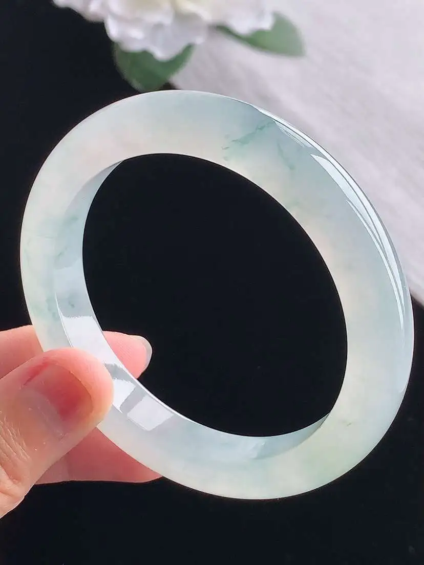 a货翡翠老坑冰种飘花正装正圈手镯55-56圈口  尺寸55.8×11×8.8mm 重量58.37g 