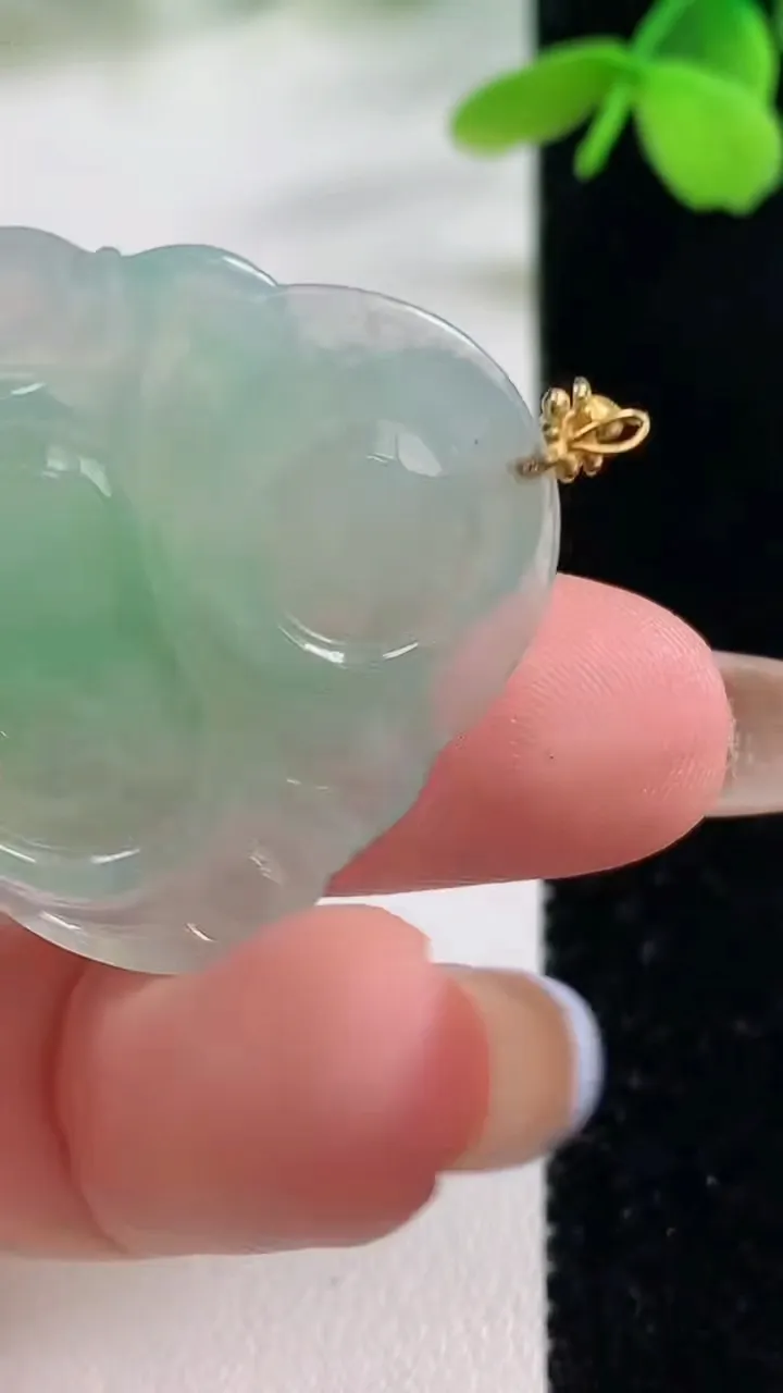 天然A货翡翠佛公吊坠，尺寸29-31.6-6，重量:8.27g
11月2日