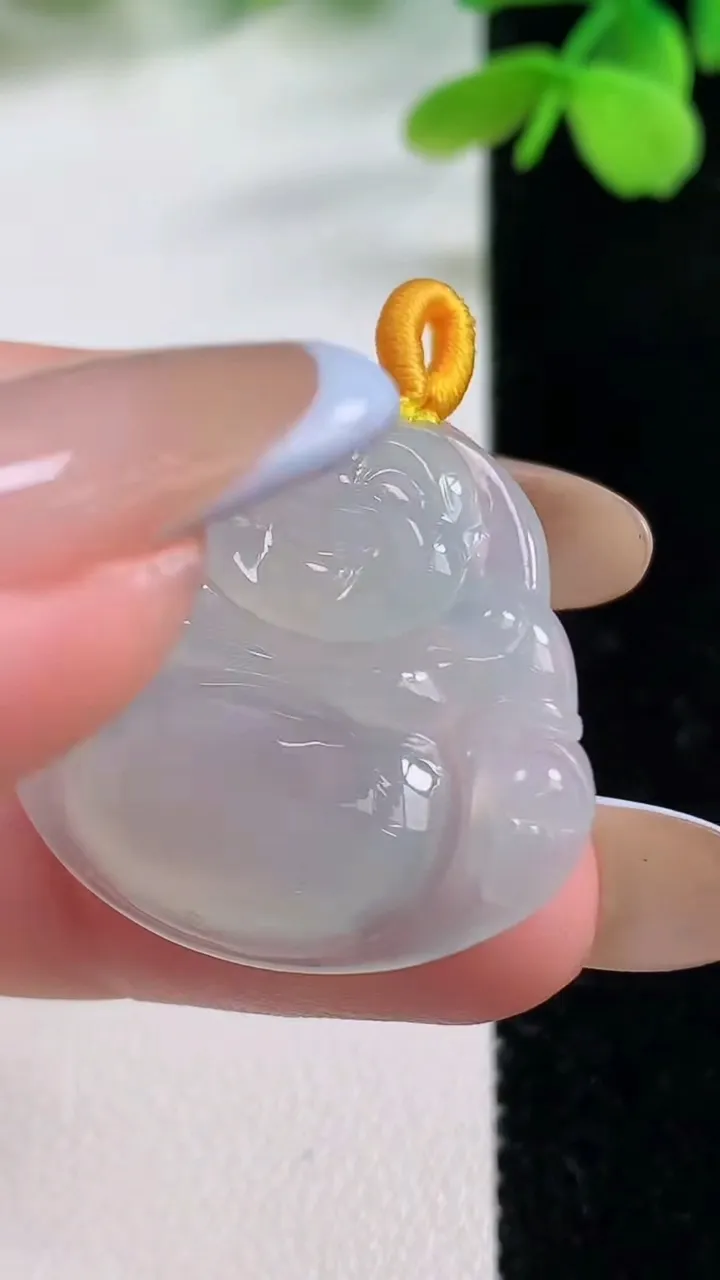 天然A货翡翠佛公吊坠，尺寸26.5-29.6-5.7，重量:6.63g
11月2日