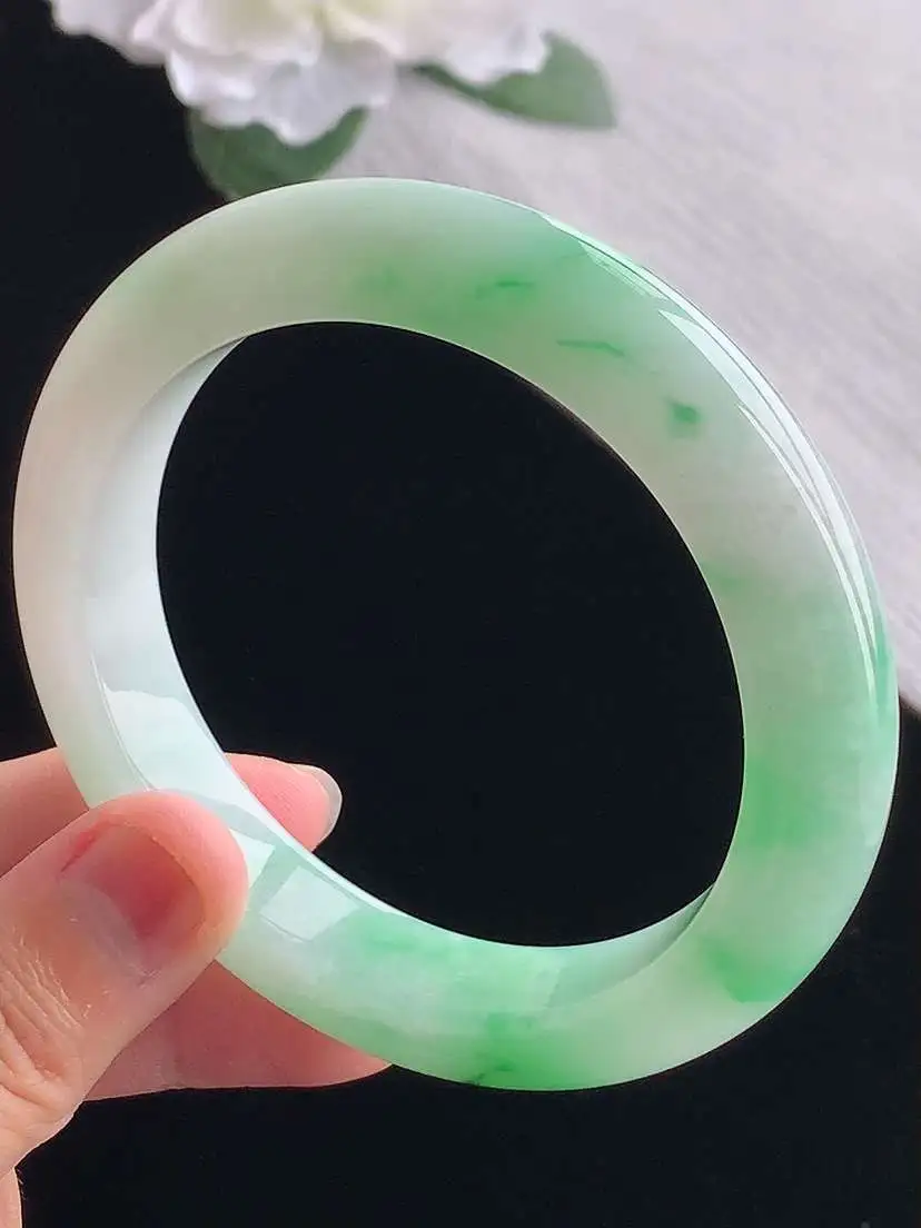 a货翡翠老坑冰种飘绿厚装正装正圈手镯59-60大圈口  尺寸59.3×11.8×9.8mm 重量72.92g 1101