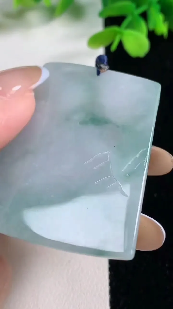 天然A货翡翠冰种飘花普贤菩萨吊坠，尺寸50-45.5-5.6，重量:25.97g
11月2日