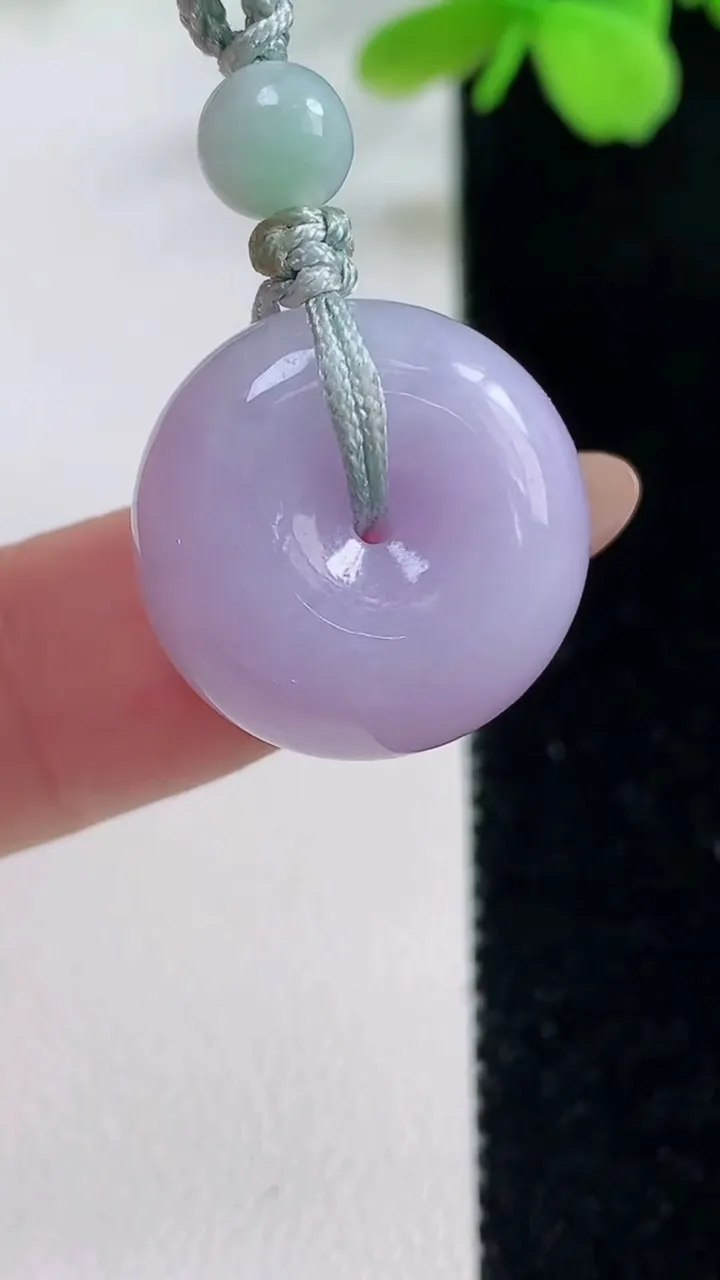 天然A货翡翠紫罗兰平安扣吊坠，尺寸18.5-9.8，重量:8.42g
11月2日