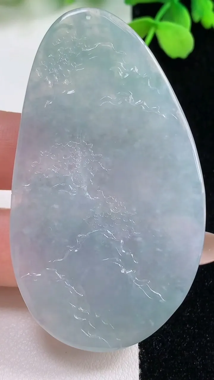 天然A货翡翠山水牌吊坠，尺寸64.6-37.2-5，重量:24.43g
11月2日