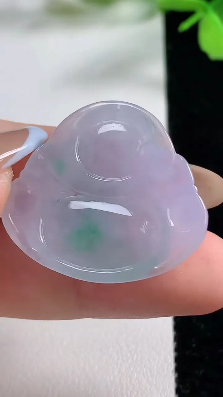 天然A货翡翠佛公吊坠，尺寸27.4-30.6-6.1，重量:7.70g
11月3日