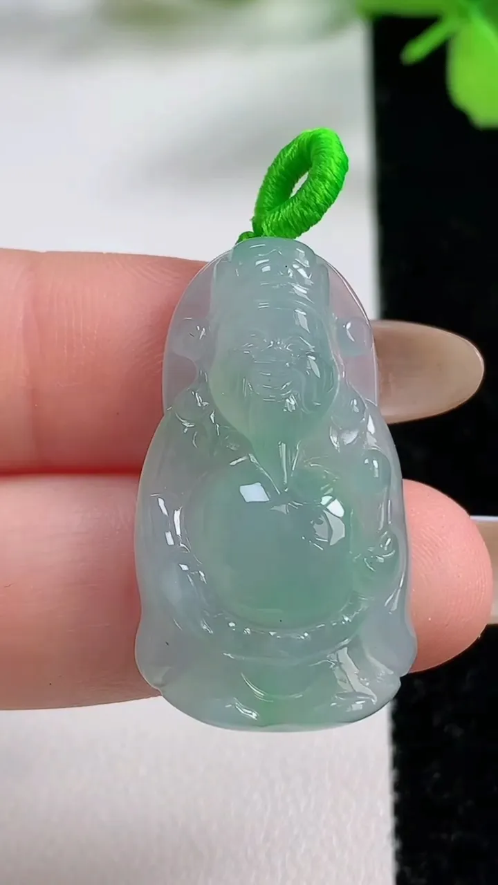 天然A货翡翠财神爷吊坠，尺寸31.8-17.8-5.2，重量:5.71g
11月3日