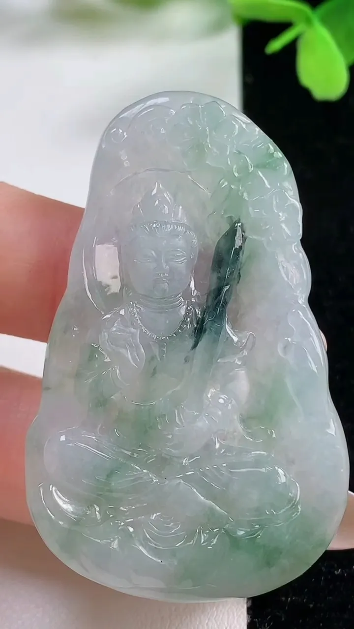 天然A货翡翠文殊菩萨吊坠，尺寸53.3-33.7-5.4，重量:18.02g
11月3日
