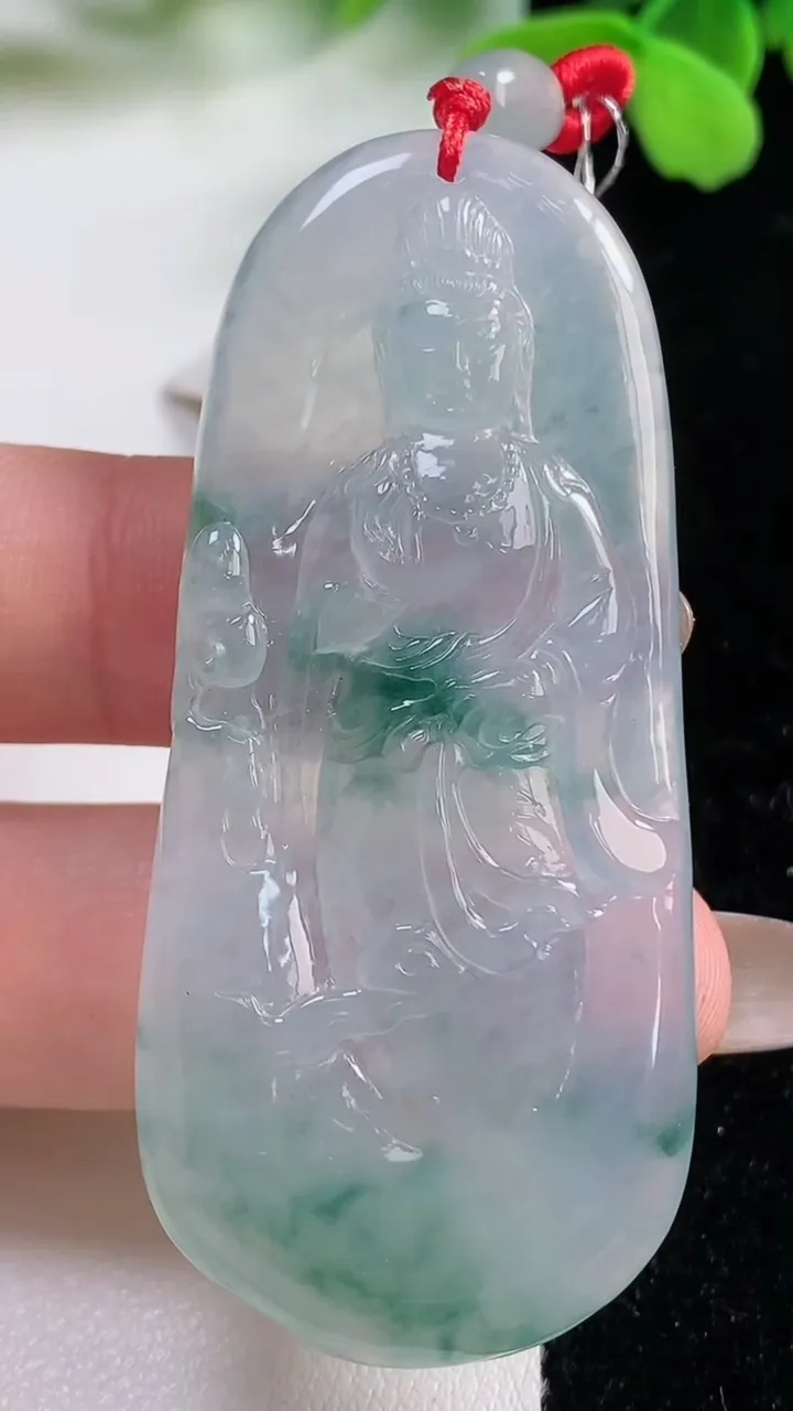 天然A货翡翠种飘花观音菩萨吊坠，尺寸60.7-27.4-6.2，重量:21.46g
11月3日