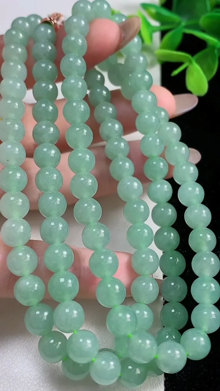 天然A货翡翠圆珠项链，尺寸7-98颗，重量:58.53g
11月3日