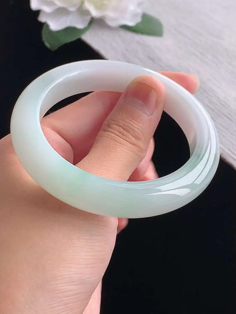 a货翡翠老坑冰种飘绿正装正圈手镯54-55圈口  尺寸54.5×11.5×9.2mm 重量59.40g 1102