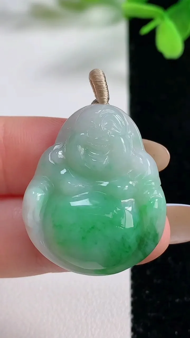 天然A货翡翠佛公吊坠，尺寸30.7-25.4-5.8，重量:7.54g
11月3日