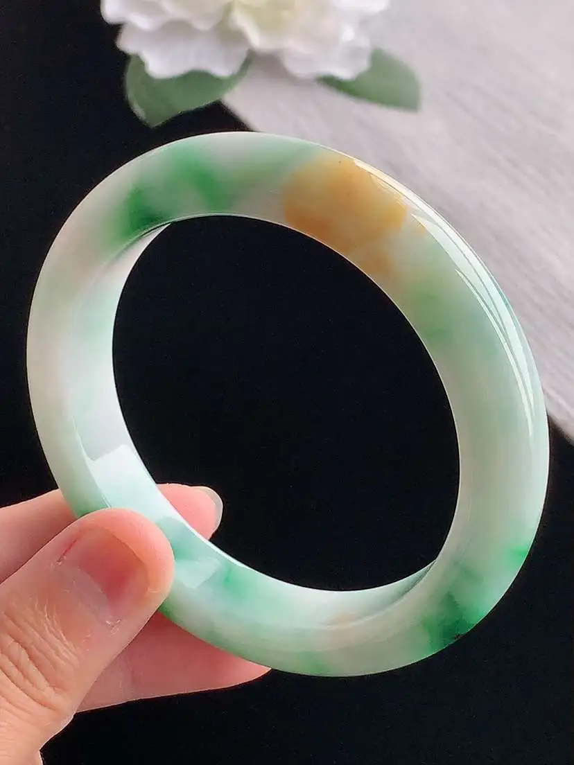 a货翡翠老坑冰润黄加绿双彩正装正圈手镯57-58圈口  尺寸57.5×12.4×9mm 重量66.2