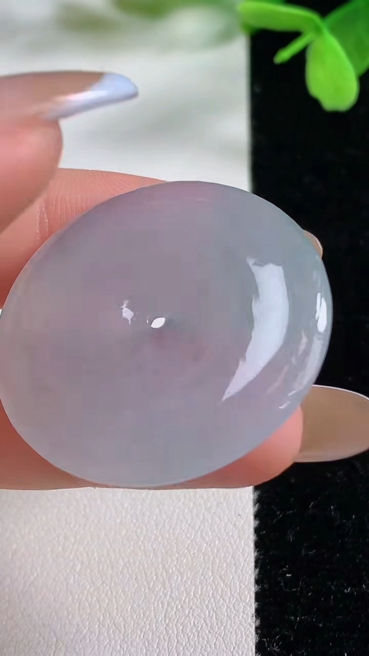 天然A货翡翠平安扣吊坠，尺寸33.8-4.6，重量:11.62g
11月3日