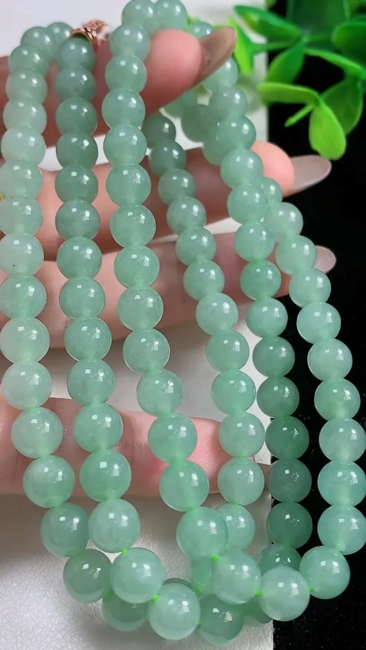 天然A货翡翠圆珠项链，尺寸7-98颗，重量:58.53g
11月3日