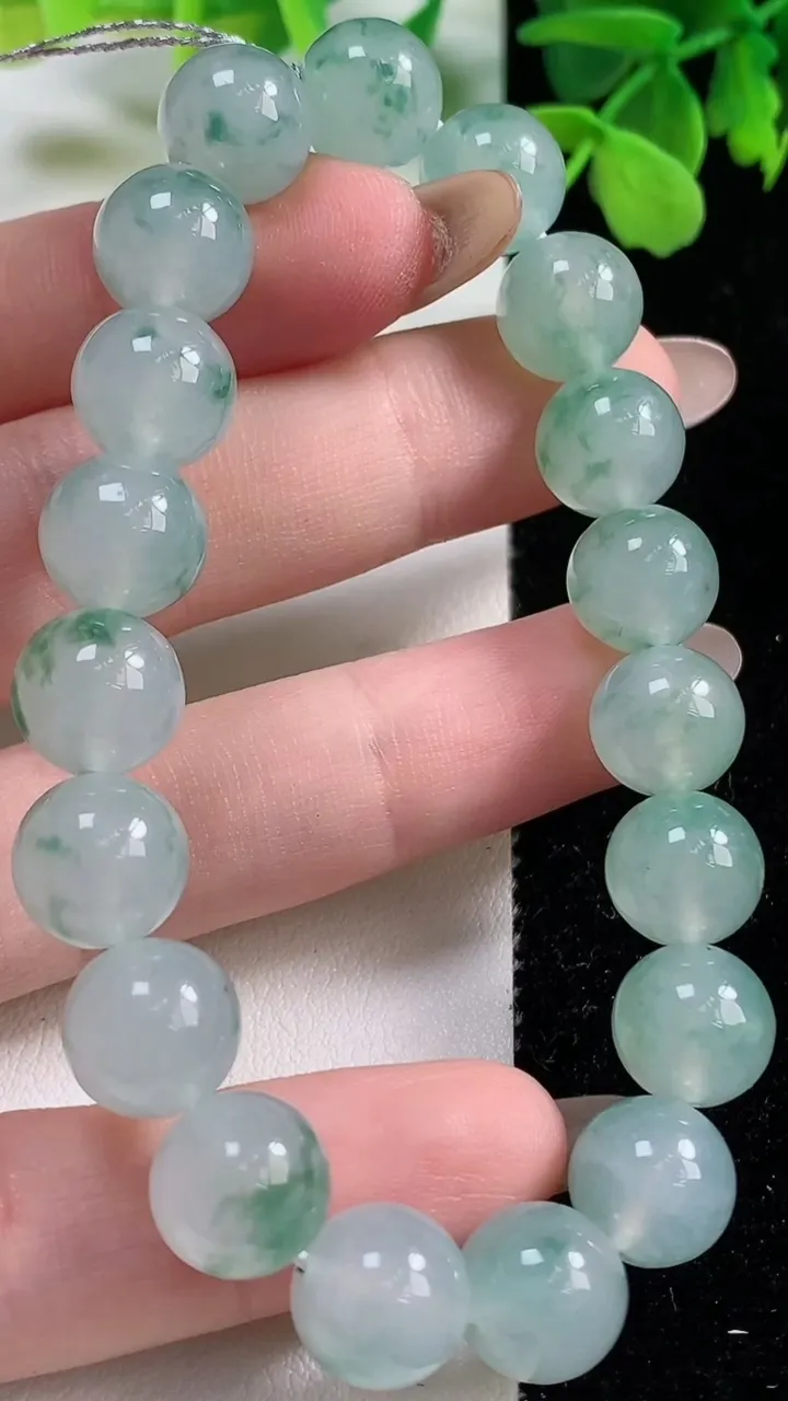 天然A货翡翠种飘花圆珠手串，尺寸10-19颗，重量:32.58g11月3日
工厂直销收藏佳品,种好水