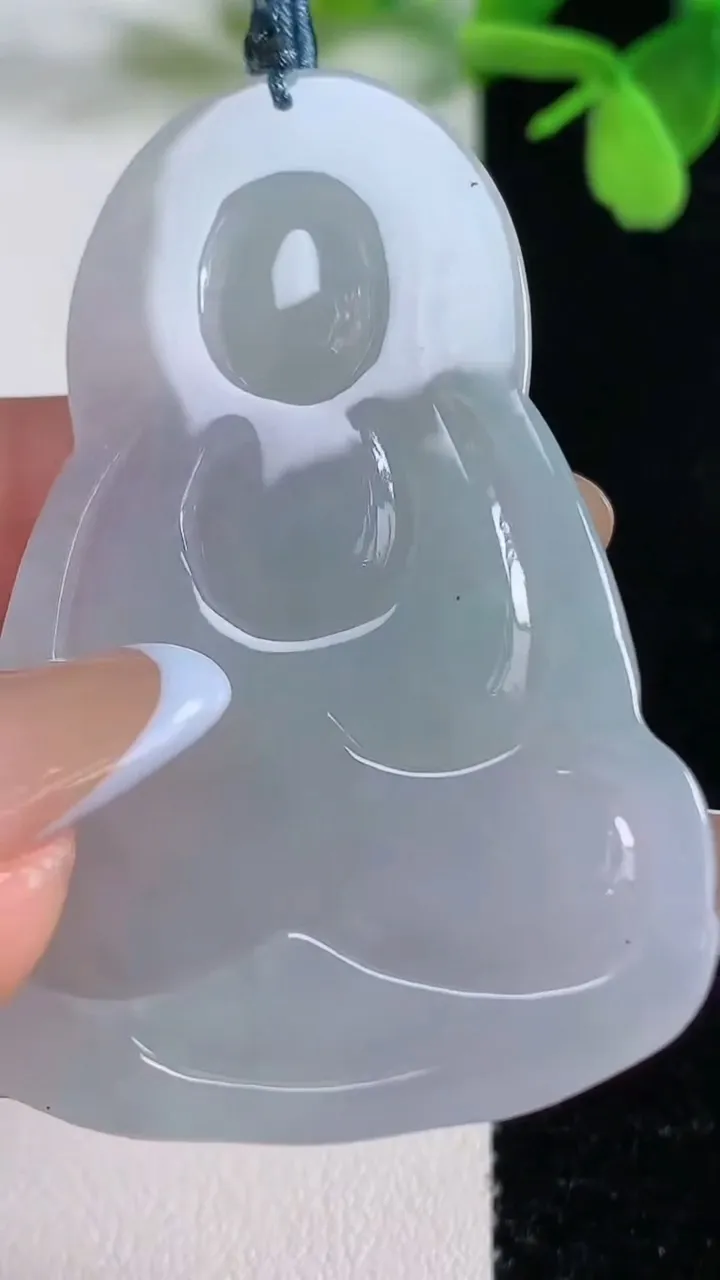 天然A货翡翠观音菩萨吊坠，尺寸54.5-35.6-5.9，重量:18.75g
11月3日