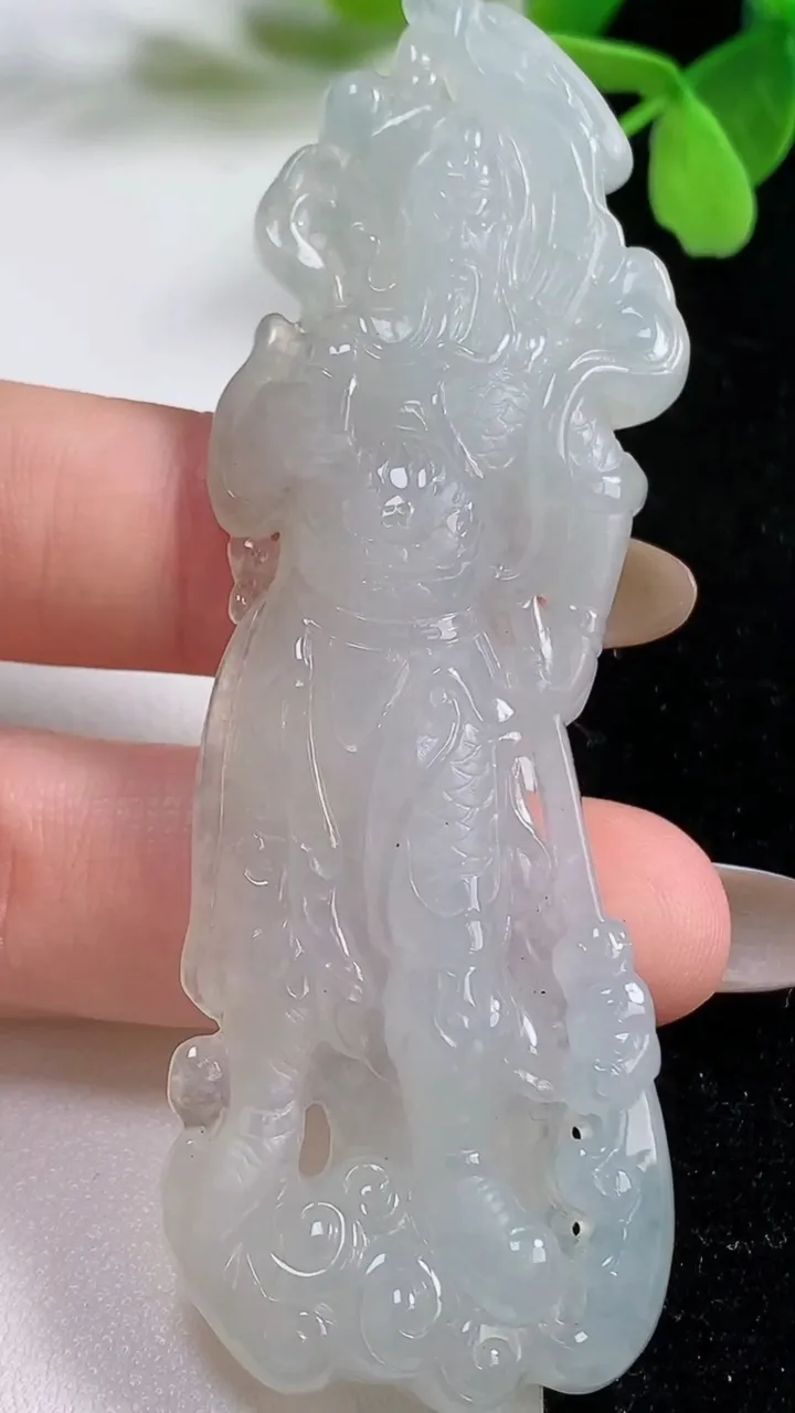 天然A货翡翠关公吊坠，尺寸80.6-27.7-7.8，重量:29.57g
11月3日