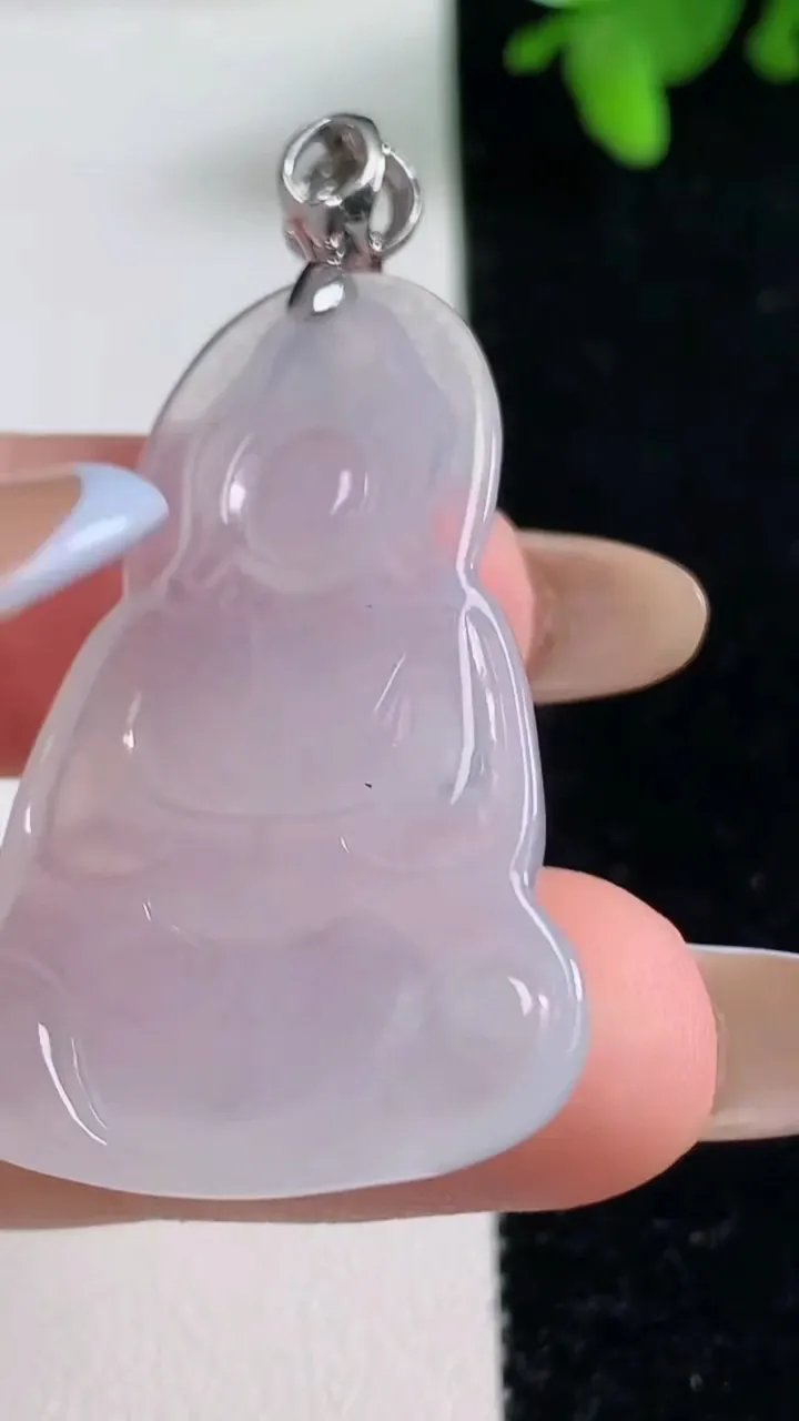 天然A货翡翠种白冰观音菩萨吊坠，尺寸39.3-27-5.4，重量:10.04g
11月3日