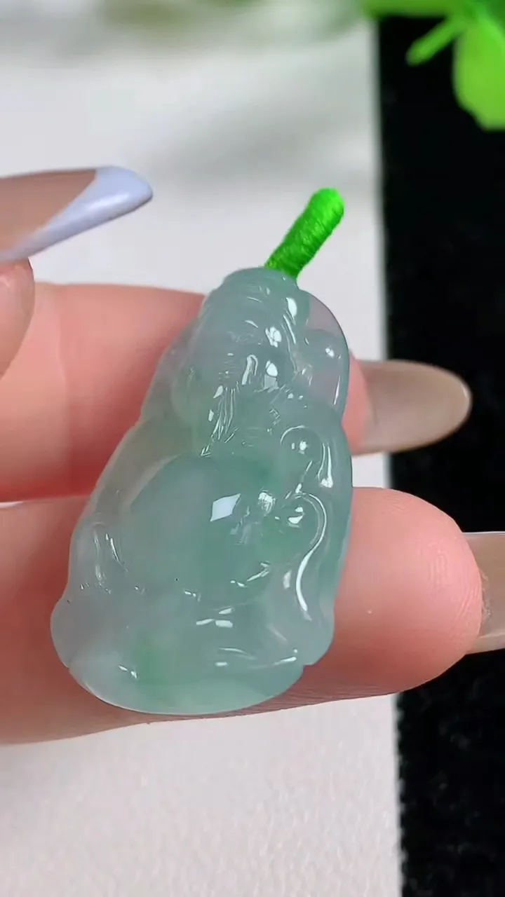 天然A货翡翠财神爷吊坠，尺寸31.8-17.8-5.2，重量:5.71g
11月3日