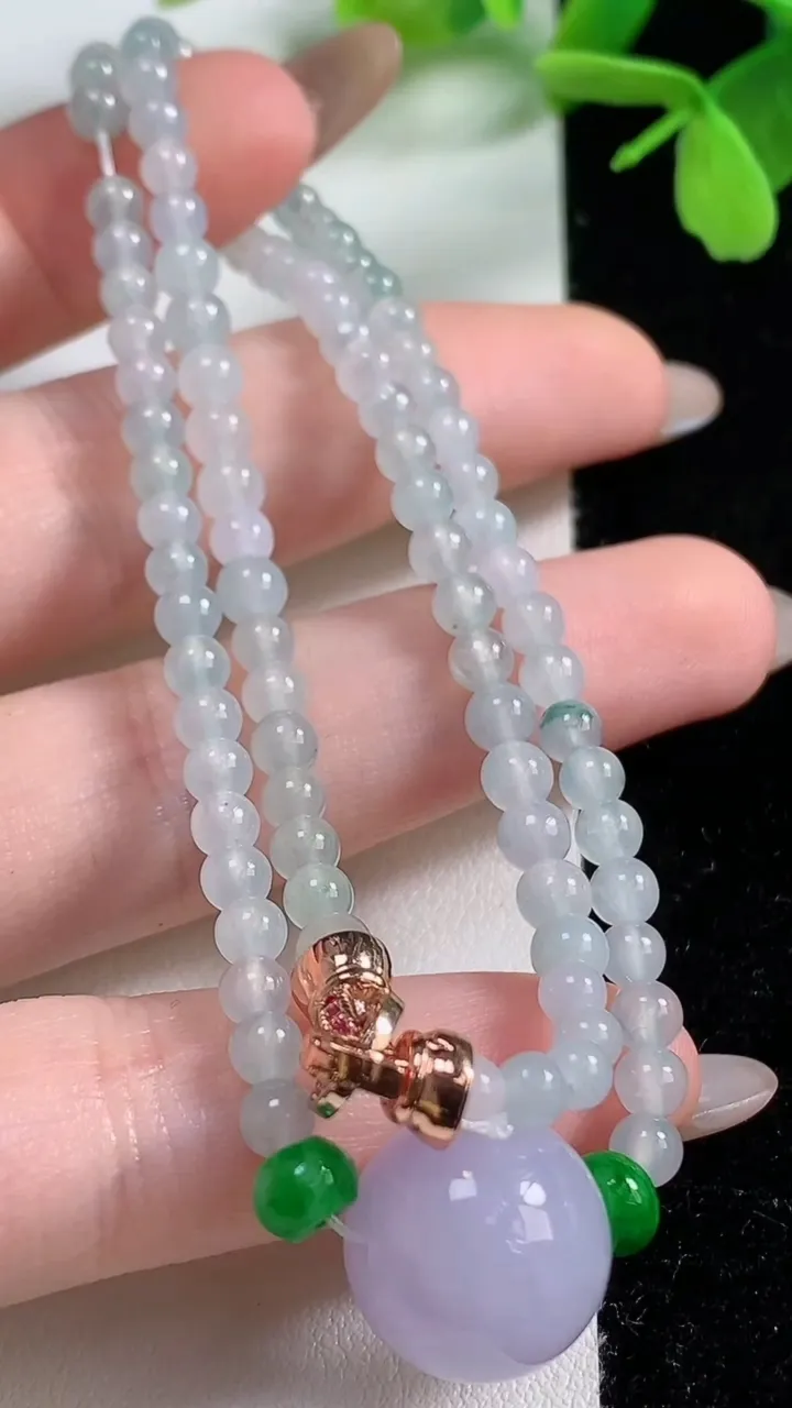 天然A货翡翠种飘花小米珠项链，尺寸13.4-3.7-98颗，重量:16.00g11月3日
工厂直销收