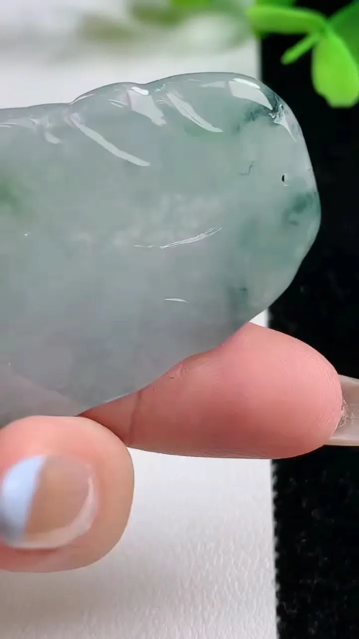 天然A货翡翠冰种飘花文殊菩萨吊坠，尺寸51.3-31.3-5.9，重量:19.49g
11月3日