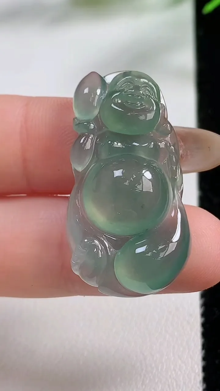天然A货翡翠布袋佛吊坠，尺寸33.8-17.5-6.3，重量:6.18g
11月3日