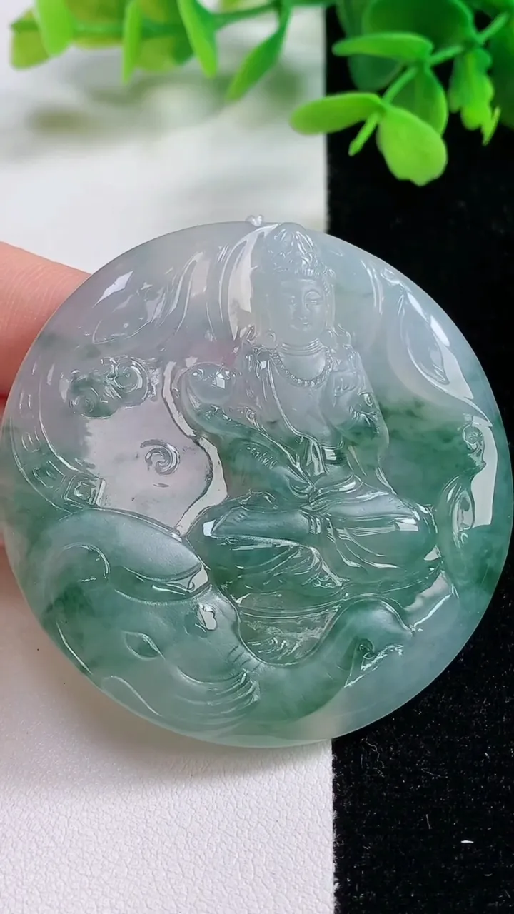 天然A货翡翠种飘花普贤菩萨吊坠，尺寸55-5.3，重量:38.04g
11月3日