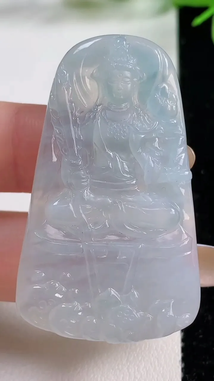 天然A货翡翠虚空藏菩萨吊坠，尺寸49.8-29.8-5.6，重量:19.39g
11月3日